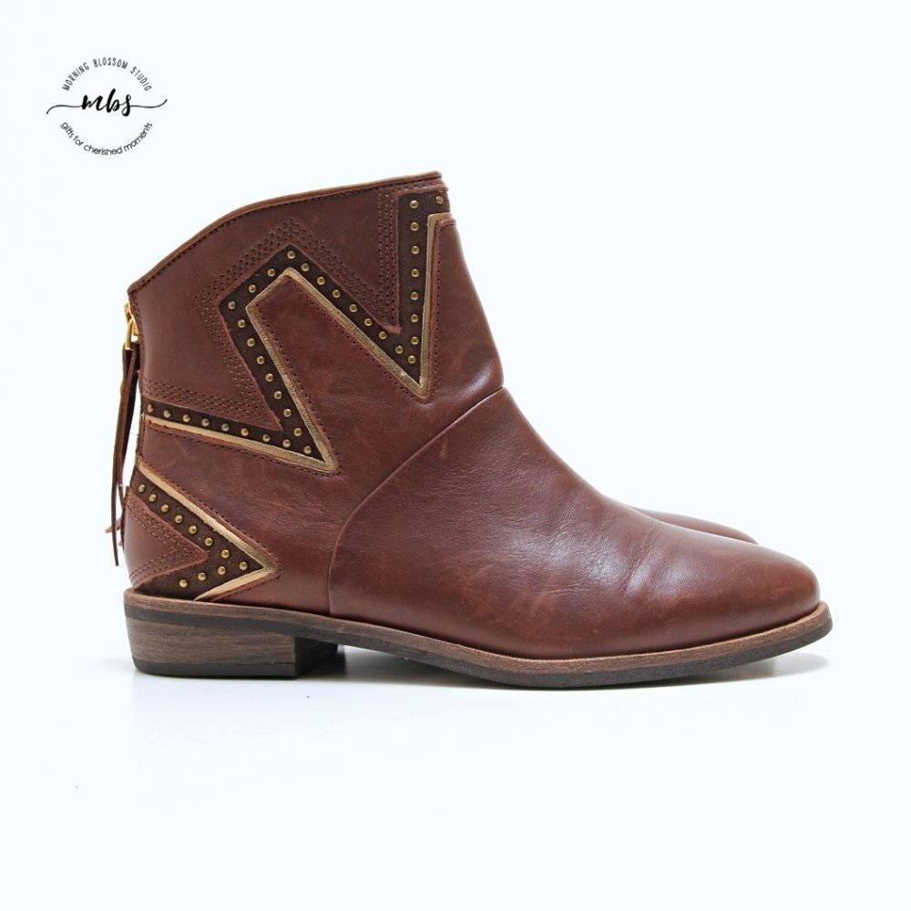 UGG Lars Brown Leather Starburst Studded Ankle Boots